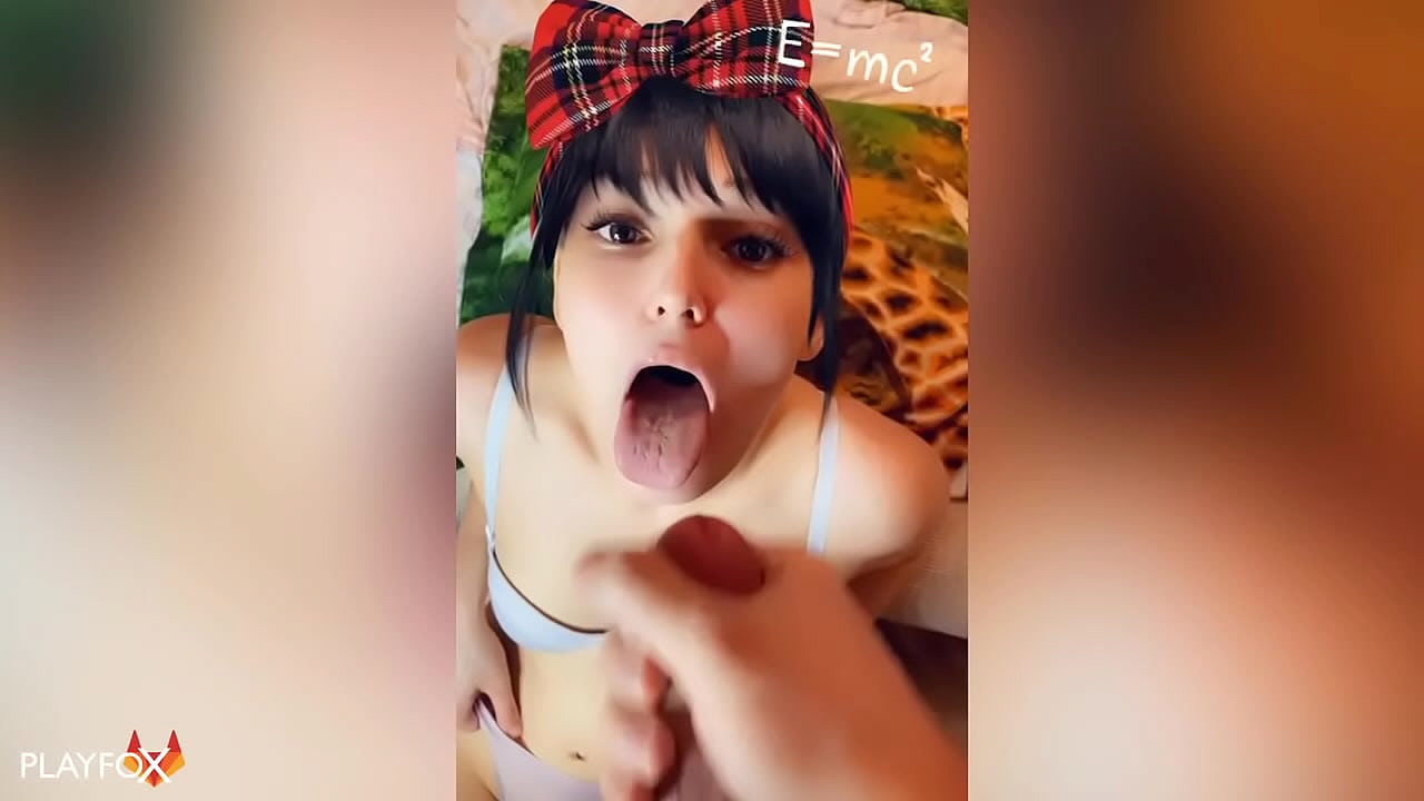 높은 학교 소녀 도착 그녀의 처음으로 정액 에 그녀의 입 부터 a classmate